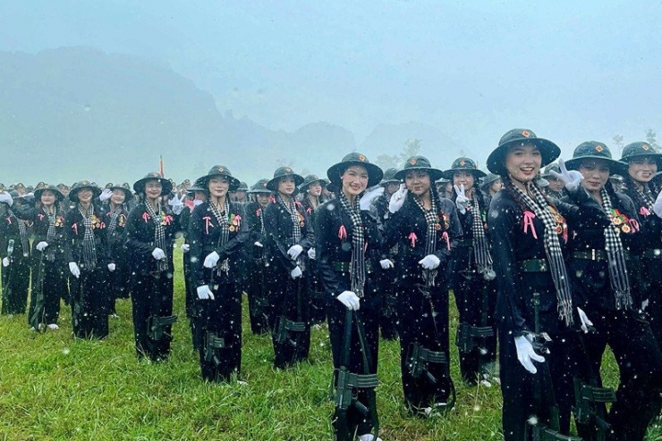 Cơn mưa trong buổi tập luyện trở thành kỷ niệm khó quên của Thiên Phúc 