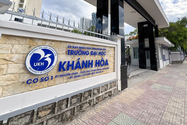 Trường Đại học Khánh Hòa, nơi có một nữ sinh vừa bị buộc thôi học. Ảnh: N.X 
