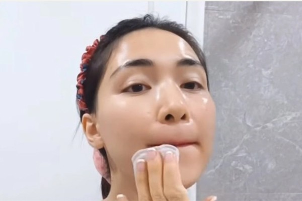 Ở tuổi 30 nhưng Hòa Minzy có làn da căng tràn sức sống.