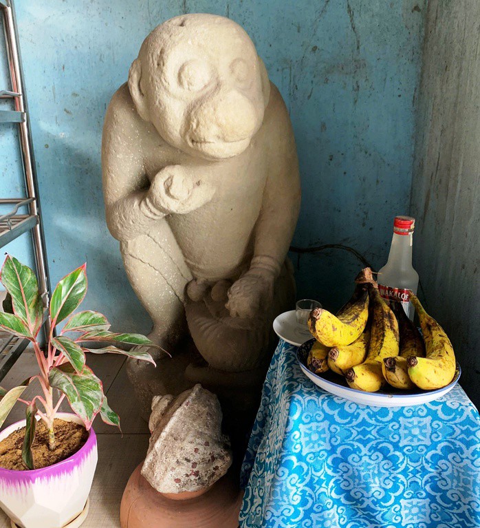 Lúc mới đưa tượng về, ông Lục thờ tượng trong nhà. Ảnh nhân vật cung cấp