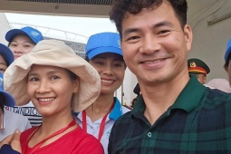 NSND Xuân Bắc ngỡ ngàng gặp lại 'em gái Biển' của 'Sóng ở đáy sông' sau 25 năm