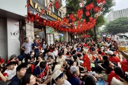 Thị trường - Tiêu dùng - 6 món đồ cần thiết chuẩn bị khi đi xem diễu binh dịp 2/9, món cuối cùng ít ai nghĩ đến