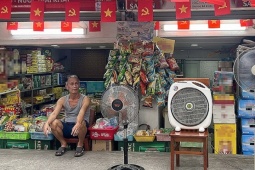 Nghĩa tình của người Hà Nội với khách xem diễu binh