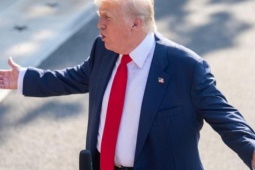 Tổng thống Donald Trump “xoay chiều”, bảo vệ không phận Ukraine bằng cách đặc biệt