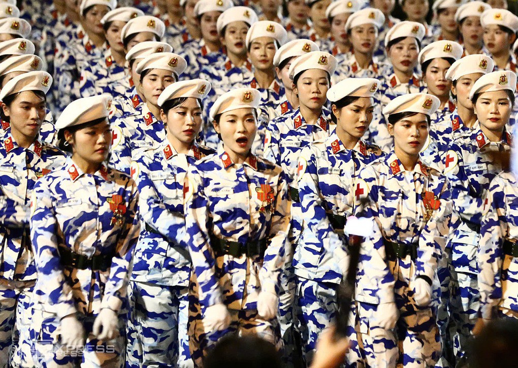 Khối nữ quân y. Ảnh: Đình Tùng