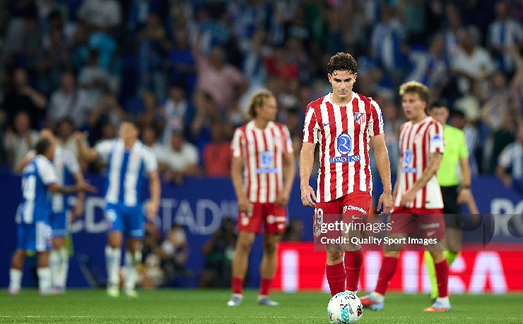 Alvarez buồn bã khi bị thay ra