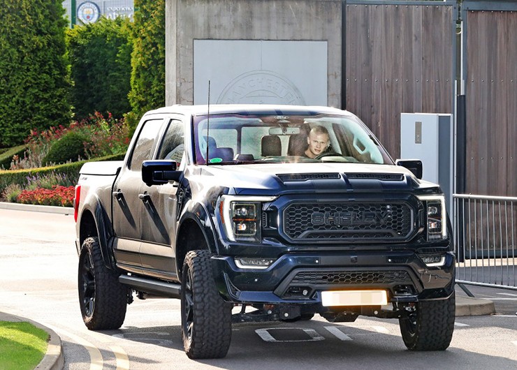 “Quái vật” F150 Shelby khổng lồ của tiền đạo Na Uy từng gây khó khi vào cổng Etihad
