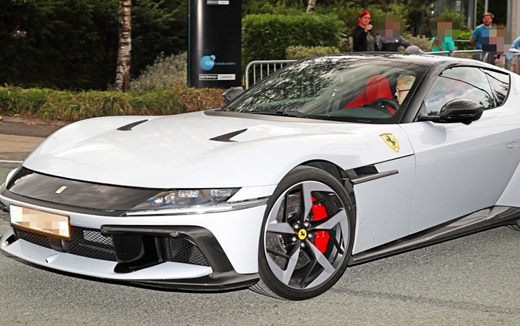 Ferrari 12Cilindri - món đồ chơi mới nhất trong gara siêu xe triệu bảng của Haaland