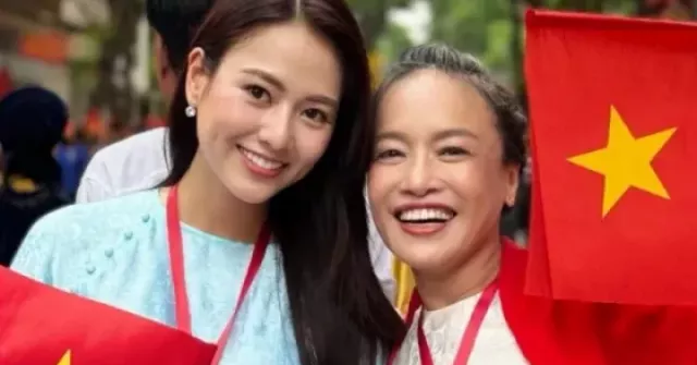 NSND Xuân Bắc cùng dàn nghệ sĩ hợp luyện diễu b...