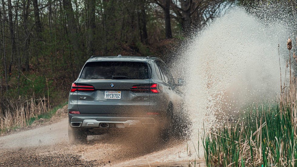BMW phát triển xe mới thay thế xe hiệu suất cao XM - 2