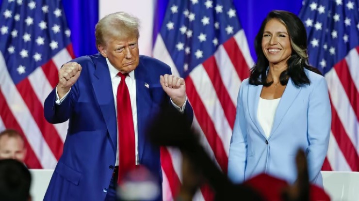 Tổng thống Mỹ Donald Trump và Giám đốc Tình báo Quốc gia Mỹ Tulsi Gabbard. Ảnh: Getty Images