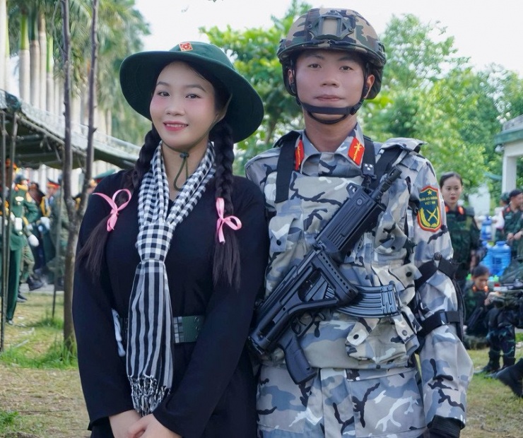 Cặp đôi nên duyên nhờ cùng thực hiện nhiệm vụ A80
