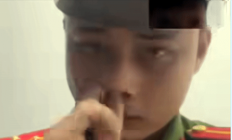 Đối tượng giả danh. Ảnh: Cắt từ clip.