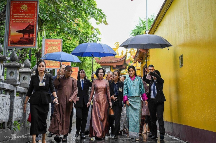 Phong cách thời trang của Hoàng hậu Bhutan - 1