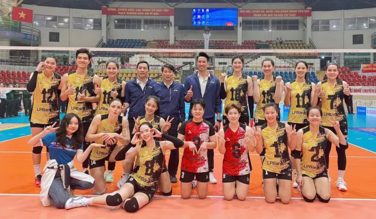 Các cô gái bóng chuyền nữ Việt Nam tự tin trước giải thế giới. Ảnh: CCT.