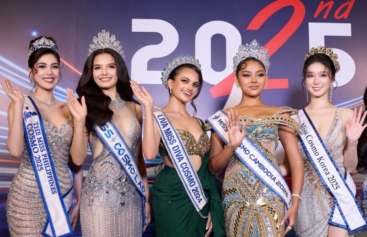 Lệ Hằng mặc đồ ngắn cũn đọ sắc dàn hoa hậu, á hậu - 11