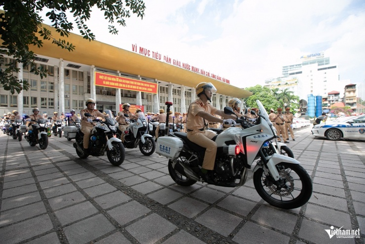 Công an Hà Nội thay đổi giờ, tuyến đường bị cấm phục vụ buổi tổng hợp luyện lần 2. Ảnh: Đình Hiếu