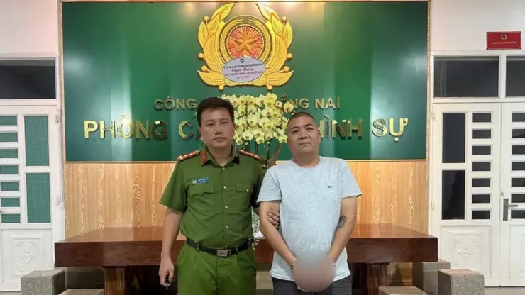 Tuấn "trọc" bị bắt giữ. Ảnh: CA.