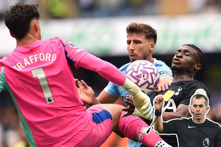 Thủ môn Man City đạp vào ngực đối thủ ngoài vòng cấm, vì sao vẫn thoát thẻ đỏ?