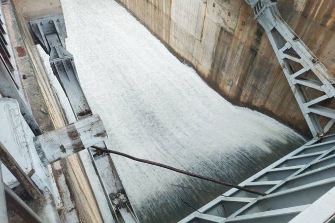 Hồ đập tại Hà Tĩnh sẽ đồng loạt được xả tràn phòng mưa lớn.