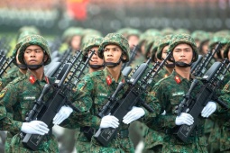 Tin tức trong ngày - Những mẫu súng trang bị cho các khối diễu binh Quân đội, Công an