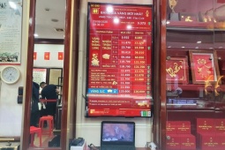 Giá vàng chiều 23/8: Tăng dữ dội lên mốc cao nhất lịch sử, cảnh tượng “lạ” trên phố vàng Hà Nội