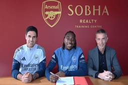 Arsenal ra mắt "bom tấn" Eze trị giá 67,5 triệu bảng, Tottenham ôm hận