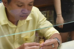 Kinh doanh - Giá vàng hôm nay 23-8: Tăng rất mạnh