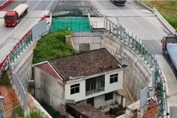 Chủ ngôi nhà chình ình giữa cao tốc ‘bỏ chạy’ sau khi từ chối gần 6 tỷ đền bù