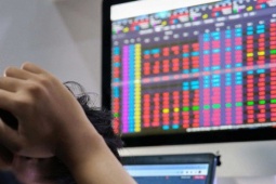 Kinh doanh - Chuyên gia nói gì sau phiên chứng khoán "đi tàu lượn", thanh khoản 2,7 tỉ USD?