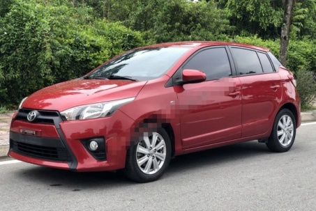 Toyota Yaris đời 2016 "ngoài đỏ, trong đen" được rao bán 359 triệu...