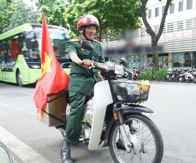 Người cựu chiến binh và chiếc xe máy cùng nhau tới mọi nẻo đường