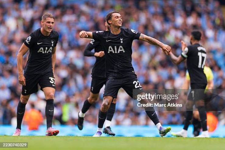 Man City nhận 2 "gáo nước lạnh" từ Tottenham 