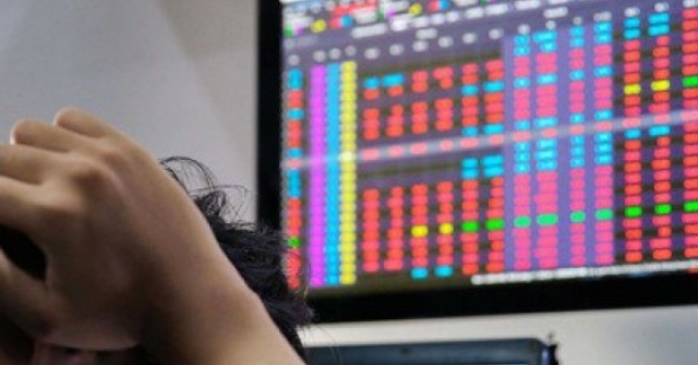 Chuyên gia nói gì sau phiên chứng khoán "đi tàu lượn", thanh khoản 2,7 tỉ USD?