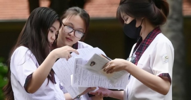 Nhiều trường đại học phía Bắc bắt đầu xét tuyển...