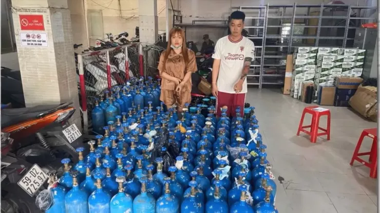 Đường dây mua bán, vận chuyển khí cười từ miền Bắc vào TP.HCM tiêu thụ bị PC03 phát hiện. Ảnh: CA