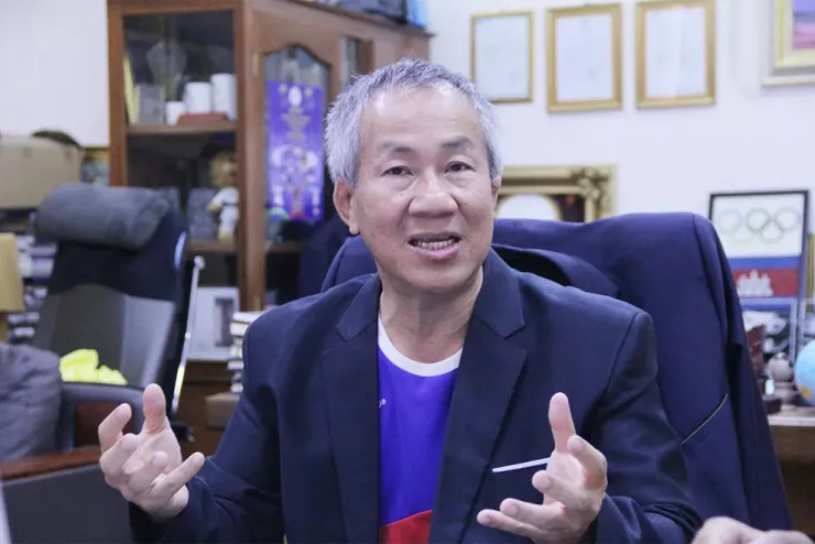 Tổng thư ký NOCC, ông Vath Charoeun bực bội với cách đưa thông tin của báo chí Thái Lan. Ảnh: K.T