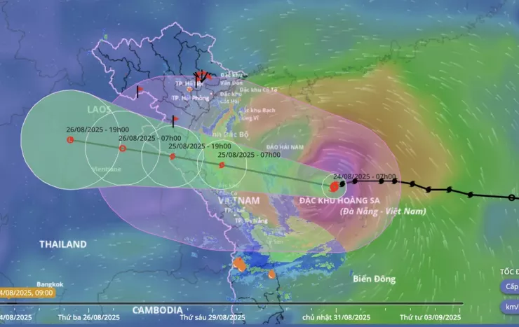 Lúc 9 giờ, bão số 5 đang cách Nghệ An khoảng 605km, cách Hà Tĩnh khoảng 580km về phía Đông.