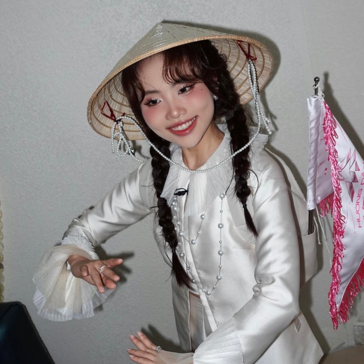 Bức hình gây sốt của Phương Mỹ Chi - 2