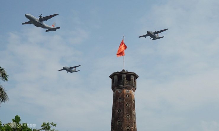 31 máy bay lần đầu hợp luyện trên quảng trường Ba Đình - 2