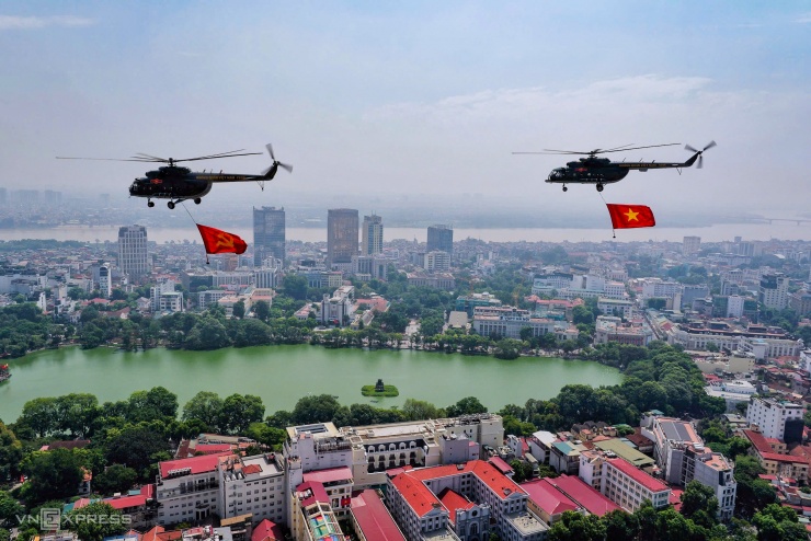 31 máy bay lần đầu hợp luyện trên quảng trường Ba Đình - 24