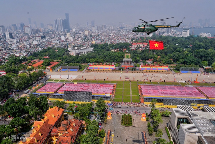 31 máy bay lần đầu hợp luyện trên quảng trường Ba Đình - 28