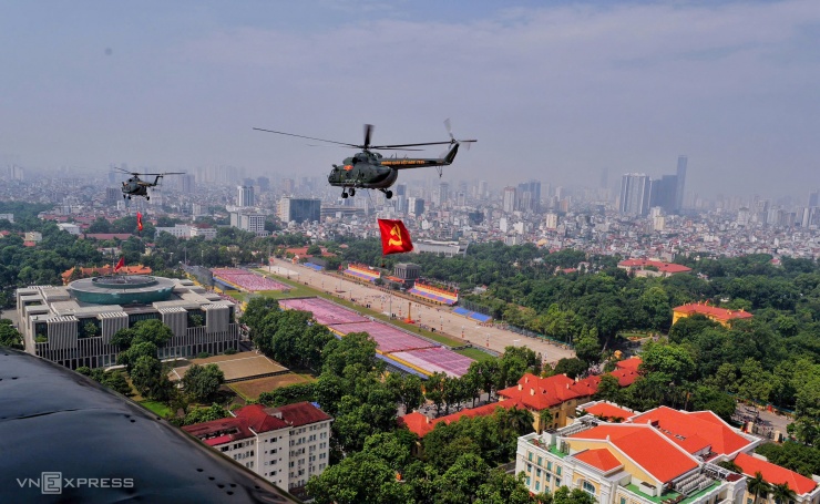 31 máy bay lần đầu hợp luyện trên quảng trường Ba Đình - 29