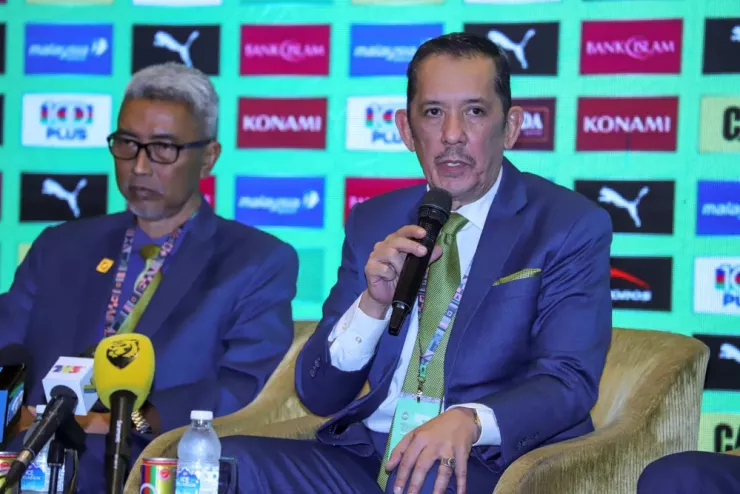 Chủ tịch FAM Joehari Ayub đang gặp nhiều rắc rối, đặc biệt là tính minh bạch trong việc nhập tịch cầu thủ. Ảnh: CCT.