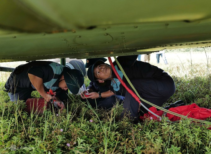 Trực thăng treo cờ Đảng, cờ Tổ quốc qua Quảng trường Ba Đình - 20