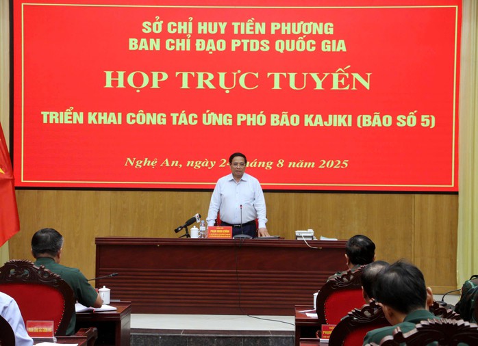Thủ tướng Phạm Minh Chính: Phải đặt an toàn tính mạng của người dân lên trên hết. Ảnh: Nhật Bắc