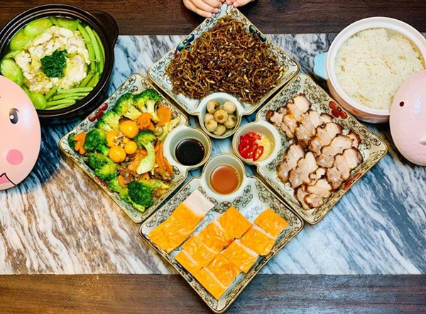 Mâm cơm thuần Việt dân dã đến bất ngờ của gia đình nữ diễn viên nổi tiếng VTV giữa trời Tây - 12
