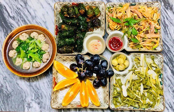 Mâm cơm thuần Việt dân dã đến bất ngờ của gia đình nữ diễn viên nổi tiếng VTV giữa trời Tây - 14