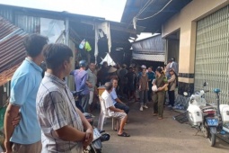 An ninh - Xã hội - Bắt nghi phạm chém vợ rồi đốt nhà làm cháy lan sang chợ ở Cà Mau