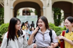 Điểm chuẩn đại học năm 2025 ‘ngược dòng’ tăng mạnh, liệu có bất thường?